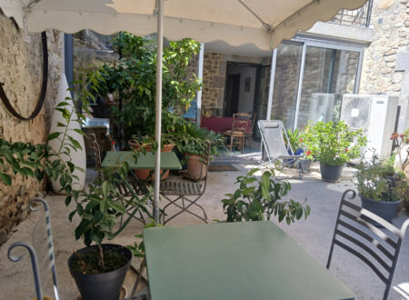 Incroyables Saveurs - Petit Restaurant en terrasse à Vogüé